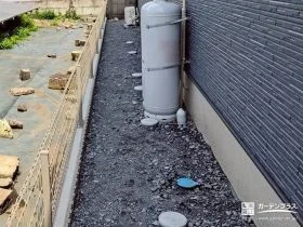 お手入れを最小限に。犬走りの雑草対策[施工後]