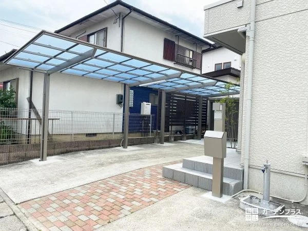 縦連棟タイプのゆったりしたカーポートと大型物置の設置工事