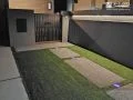 ライトアップで魅せる上質なアプローチ