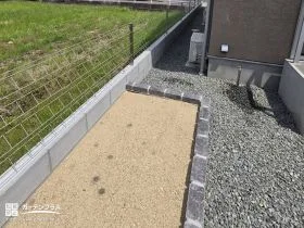 軽やかさと上質感を兼ね備えた境界フェンス[施工後]