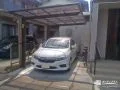 スマートに収まるカーポート付き駐車スペース