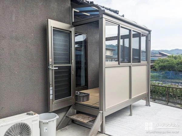 日差しや雨を遮り快適な空間を作り出すテラス囲いの設置工事