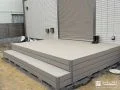 セピアグレーの優しいカラーがお庭に馴染むデッキの設置工事