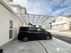 お車を守るカーポートとお住まいを快適に保つ雑草対策工事