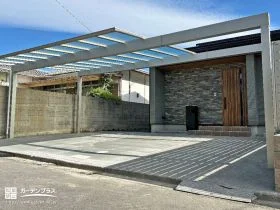 梁延長でつながりを持たせた2台用カーポート[施工後]