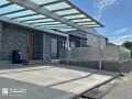 高低差のある敷地を有効に。梁延長カーポートでスタイリッシュな新築外構