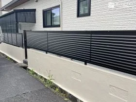 風通しを確保したスタイリッシュな目隠しフェンス[施工後]