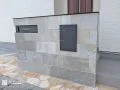 大判タイルで魅せる重厚感ある門柱