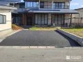 寒冷地に安心なアスファルト舗装で広々とした駐車スペース工事