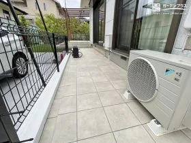 玄関や駐車場から庭へとつながる動線[施工後]