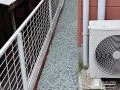 防草シートと青砕石で雑草を抑えた犬走りのリフォーム工事