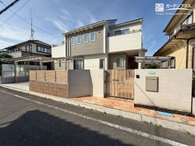 建売住宅をグレードアップ。重厚感のある門構えで迎える外構工事