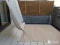 中庭にタイルデッキを設けお子様が遊べるように整備した工事