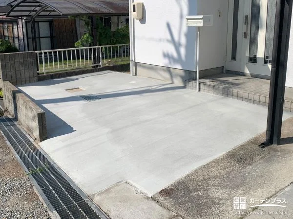 植栽を撤去してお車を停めやすく平らに整えた駐車スペース工事