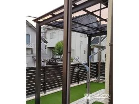 独立式のテラス屋根で洗濯物干し等の家事を便利にした工事