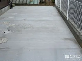 土のお庭にコンクリートを打設して駐車スペースに整えた工事
