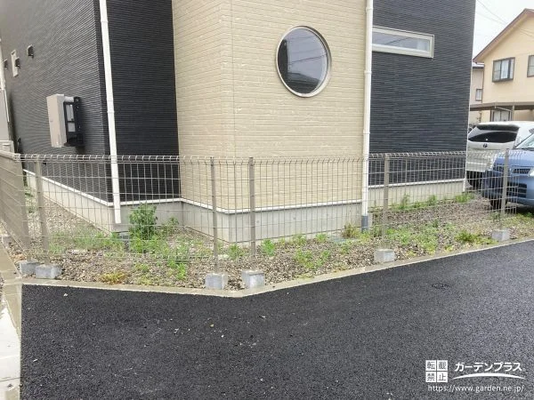 犬走りの敷地境界を明確化