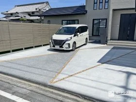 斜めラインで魅せるデザイン駐車場[施工後]