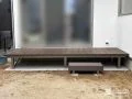 ステップ付きでお子様に優しいウッドデッキ