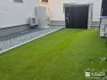 人工芝と砂利でローメンテナンスに整えた主庭