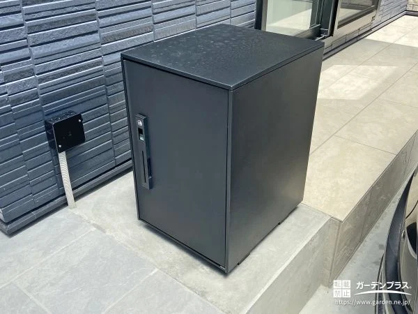 シンプルで頼れる宅配ボックスで受け取りも安心