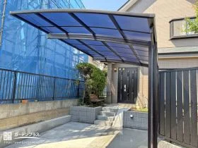 高低差のあるクローズ外構の駐車スペース増設リフォーム工事
