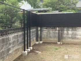 防犯性とプライバシーを兼ね備えた猫対策フェンスの設置工事