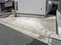クラシカルな表情が魅力の駐車スペース