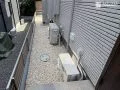 明るく清潔感のある犬走り