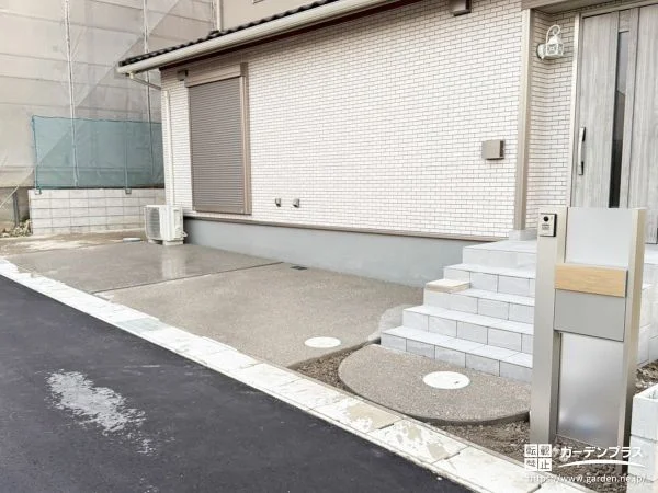 洗い出し仕上げで上質な玄関アプローチと駐車スペース工事