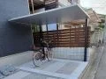 モダンデザインのおしゃれな駐輪スペース