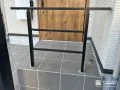 傘の置き場にも。幅広く安全に使える手すり