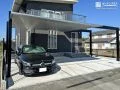 モダンな印象を際立たせる梁延長カーポート