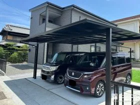 シンプルでありながら高級感の漂う駐車スペース[施工後]