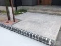 ピンコロ石でアクセントを加えた玄関アプローチ