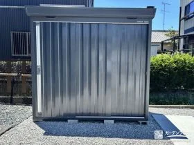 落ち着いたグレーの物置[施工後]