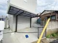 変形地に合わせて設置した2台分のカーポート