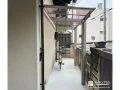 テラス屋根で雨を防ぐ快適な駐輪スぺース