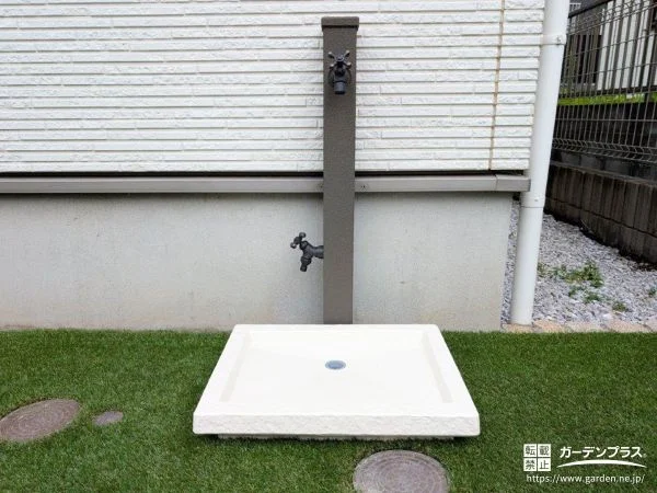 2口の蛇口で便利にお使いいただける立水栓