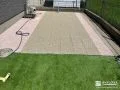 インターロッキングと人工芝で快適に仕上げた主庭
