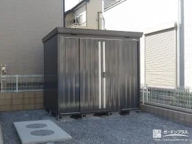 シックなカラーがおしゃれな物置[施工後]
