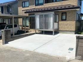 植栽を撤去してオープンな駐車スペースに生まれ変わった外構工事