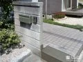 ポストとインターホンを備えた玄関まわりのリフォーム工事