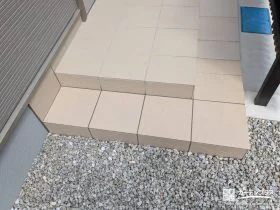 玄関の出入りをより快適にスムーズにする玄関ポーチ階段増設工事
