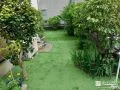 天然芝を人工芝張りに替えることでローメンテナンス化した工事