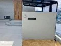 ブラックで引き締めたグレージュカラーが大人な門柱
