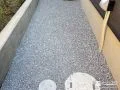 砂利で整えた犬走り