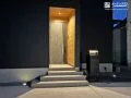 夜の玄関をやさしく照らす表札灯