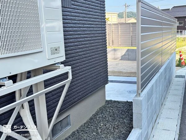 周囲が気になりにくい目隠しフェンス