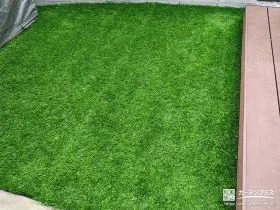 緑鮮やかな人工芝[施工後]